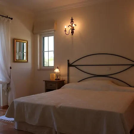 Alojamento de Acomodação e Pequeno-almoço Casa Cereja 'adults Only'