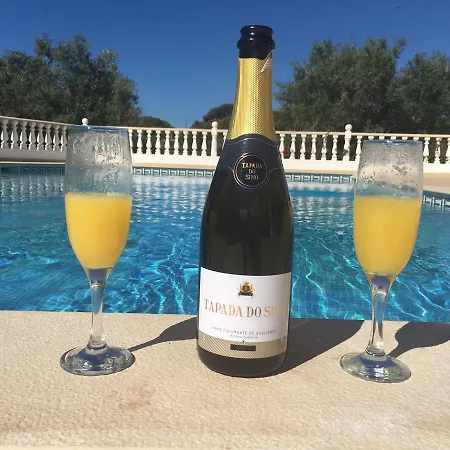 Alojamento de Acomodação e Pequeno-almoço Casa Cereja 'adults Only' *