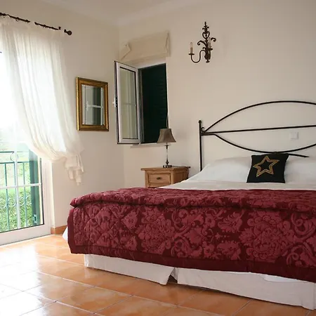 Casa Cereja 'adults Only' Bed and Breakfast Αλμπουφέιρα