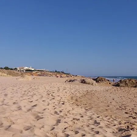Casa Cereja 'adults Only' Bed and Breakfast Αλμπουφέιρα